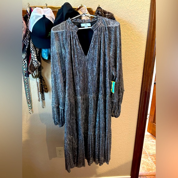 BNWT CeCe silver metallic. Size 3X - Picture 1 of 6